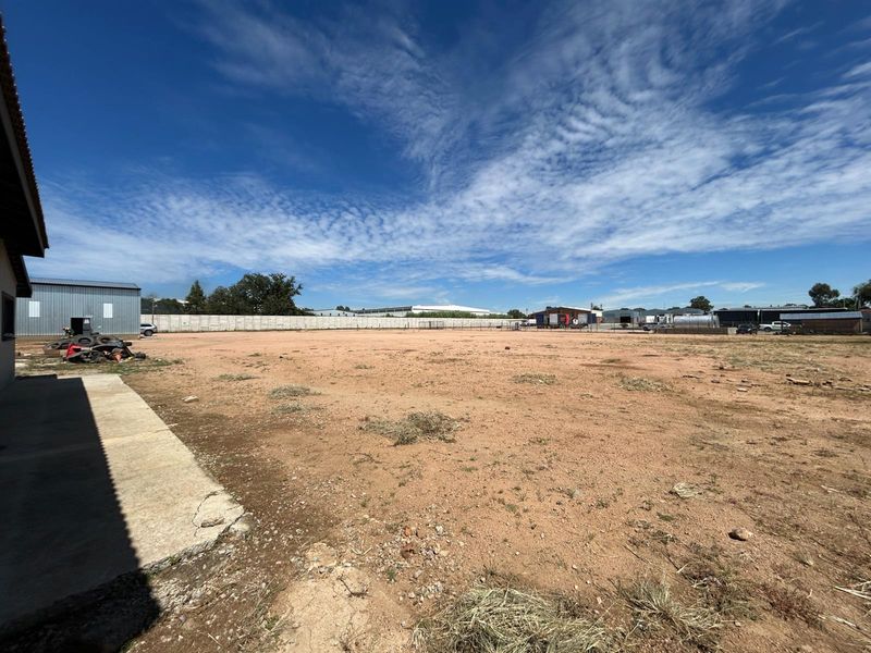 8000sqm Yard with 300sqm Warehouse To Let | Dual Access | Pomona - Photo 7