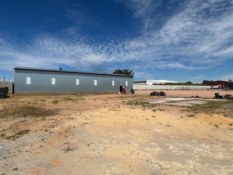 8000sqm Yard with 300sqm Warehouse To Let | Dual Access | Pomona - Photo 3