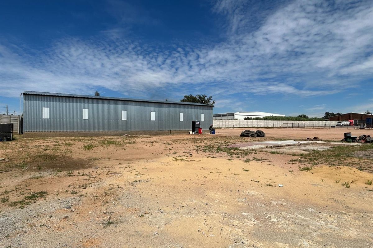 8000sqm Yard with 300sqm Warehouse To Let | Dual Access | Pomona - Photo 3