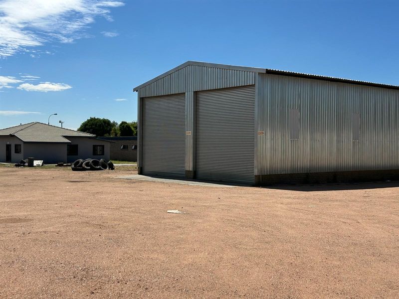 8000sqm Yard with 300sqm Warehouse To Let | Dual Access | Pomona - Photo 4