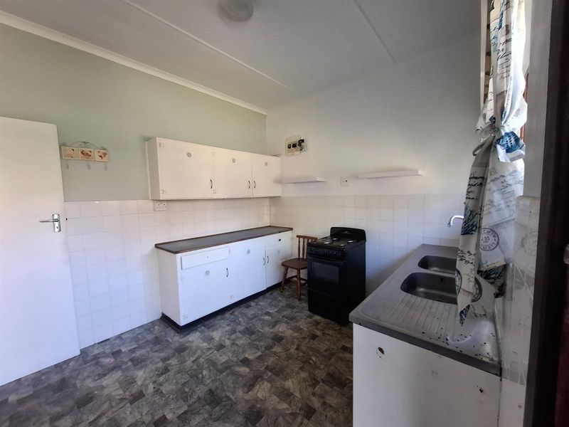 Townhouse To Rent in St Michaels On Sea - Photo 4