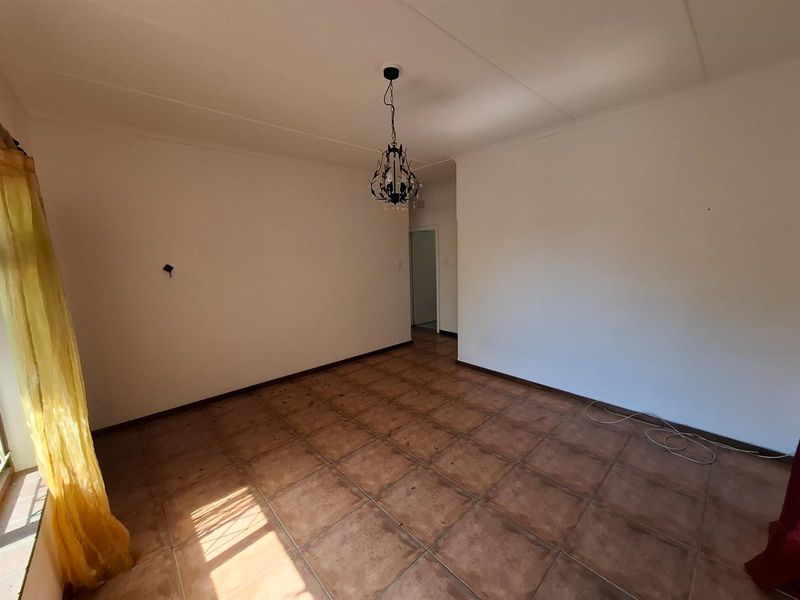 Townhouse To Rent in St Michaels On Sea - Photo 3