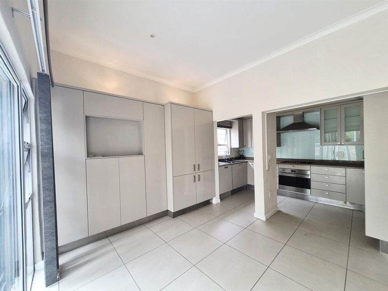Contemporary Lock-Up-and-Go Living in the Exclusive Chamonix, Bedford Park - Photo 10
