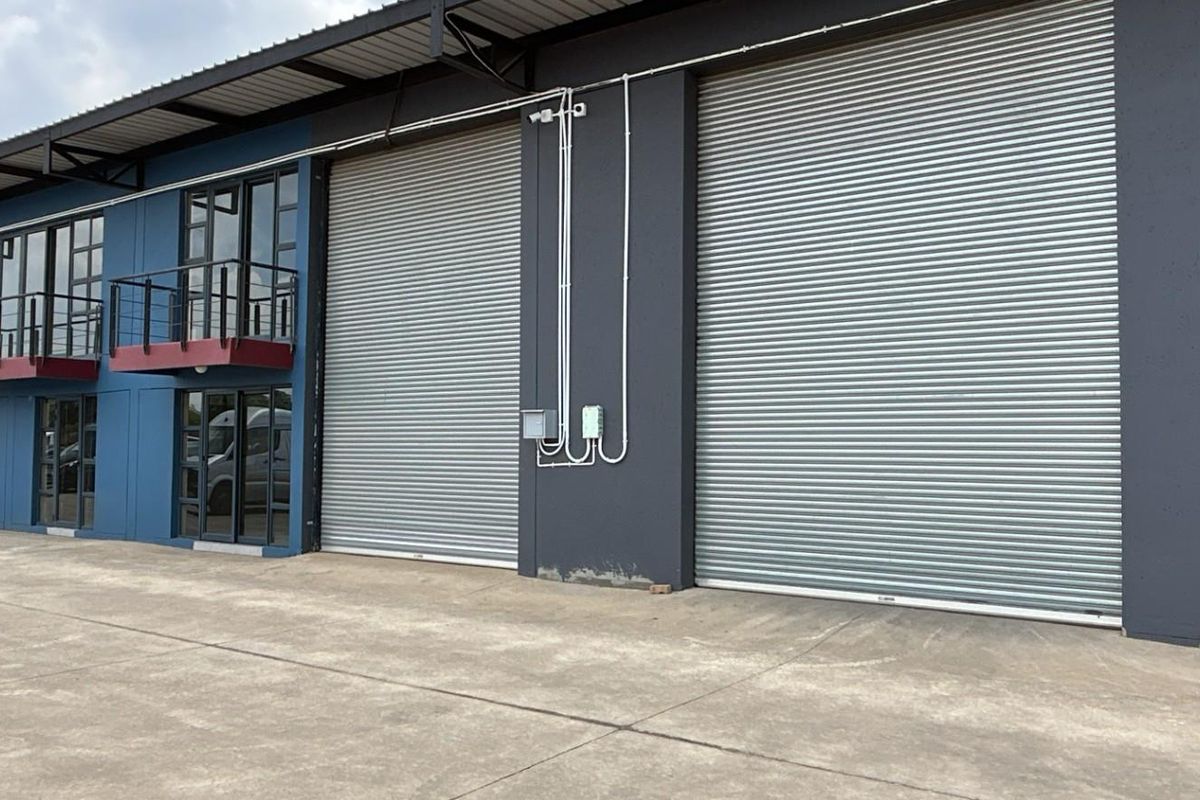 712sqm Warehouse To Let | 24 Hour Secure Park | Prime Pomona Location - Photo 2