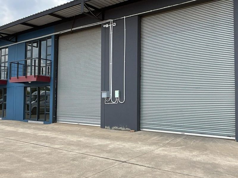 712sqm Warehouse To Let | 24 Hour Secure Park | Prime Pomona Location - Photo 2