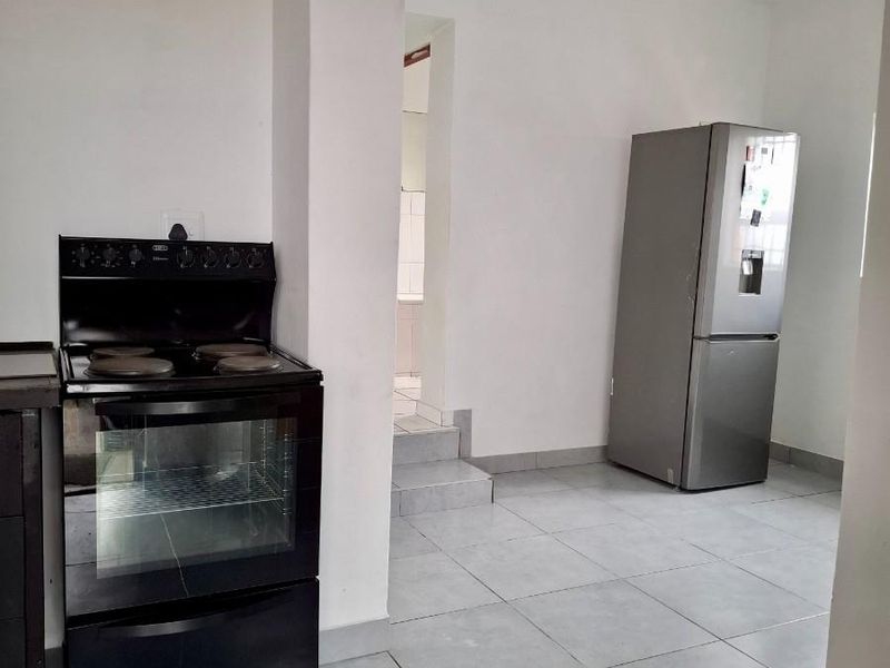 Cottage To Rent in Cotswold, Port Elizabeth - Photo 9