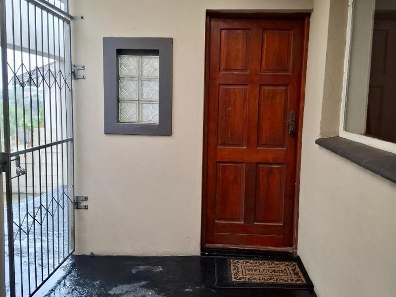 Cottage To Rent in Cotswold, Port Elizabeth - Photo 1