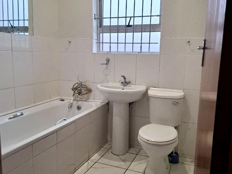 Cottage To Rent in Cotswold, Port Elizabeth - Photo 7