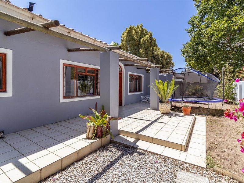 Charming 2 Bedroom Home with a self contained Flatlet in leafy Villiersdorp - Photo 5