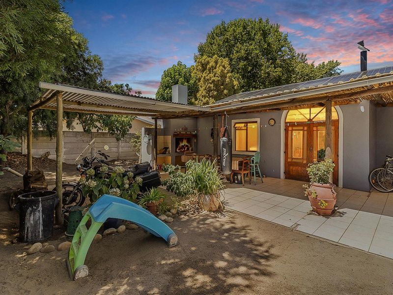 Charming 2 Bedroom Home with a self contained Flatlet in leafy Villiersdorp - Photo 2