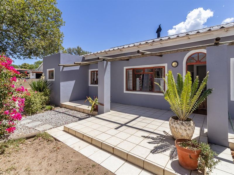 Charming 2 Bedroom Home with a self contained Flatlet in leafy Villiersdorp - Photo 4