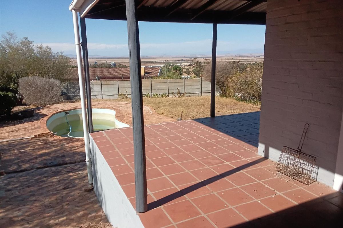 House with a view For Sale in Darling - Photo 5