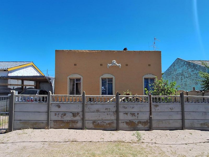 3 Bedroom Home in Albertinia - Investment Opportunity - Photo 2