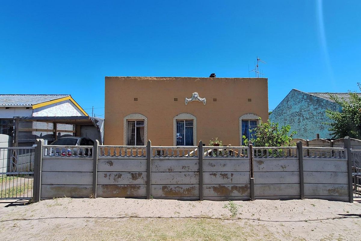 3 Bedroom Home in Albertinia - Investment Opportunity - Photo 2