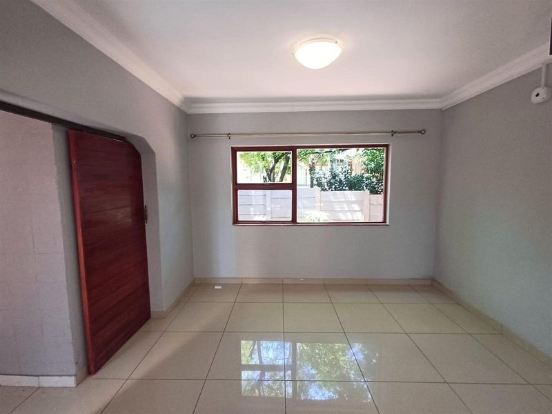 A Private Thatch Retreat in the Heart of Garsfontein - Photo 6