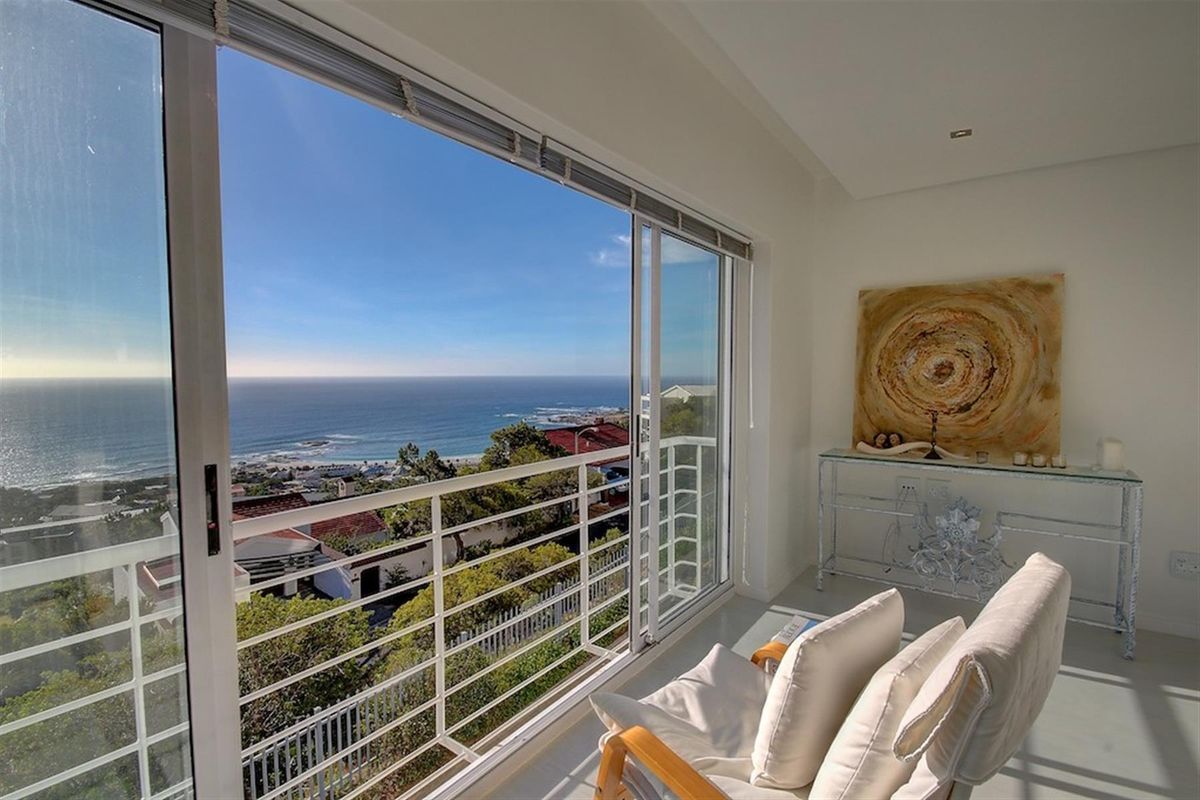 2 Bedroom Apartment - Photo 2