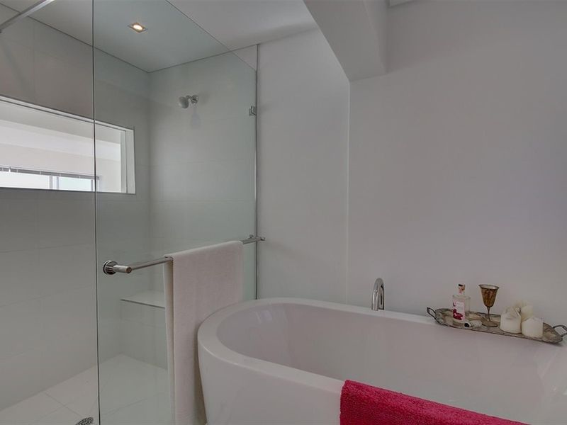 2 Bedroom Apartment - Photo 9