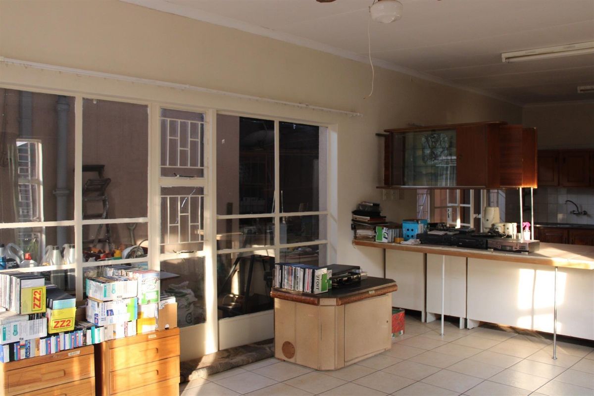 House For Sale in CE 3, Vanderbijlpark CE - Photo 2
