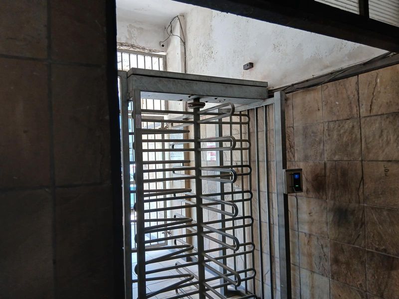 Apartment For Sale in Durban Central, KwaZulu Natal - Photo 2