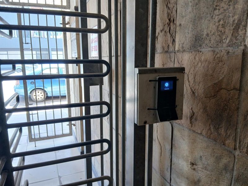 Apartment For Sale in Durban Central, KwaZulu Natal - Photo 3