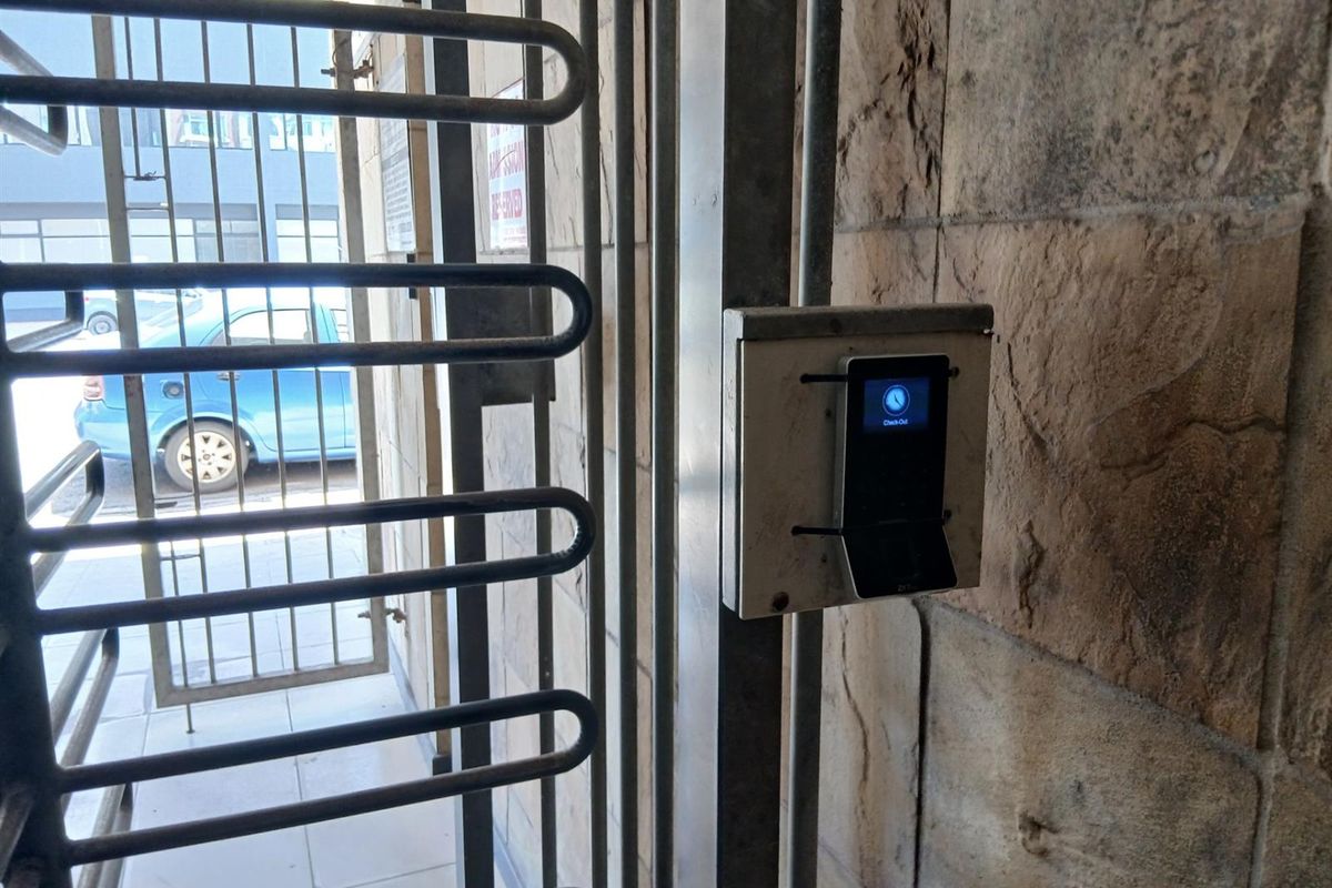 Apartment For Sale in Durban Central, KwaZulu Natal - Photo 3