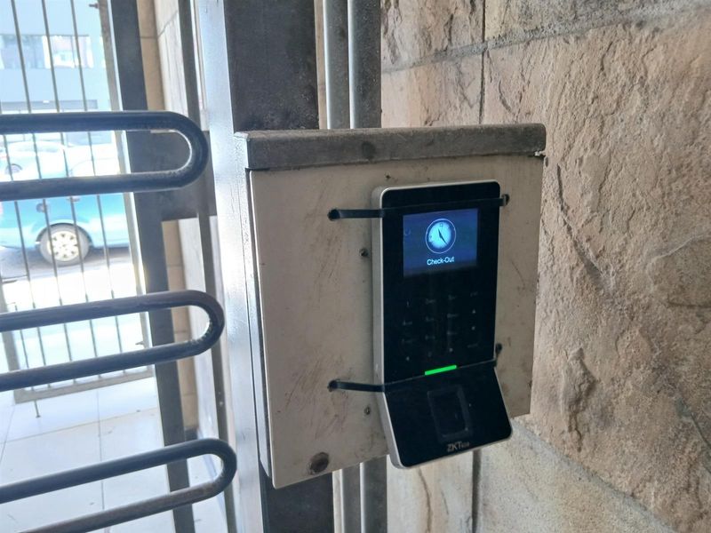 Apartment For Sale in Durban Central, KwaZulu Natal - Photo 4