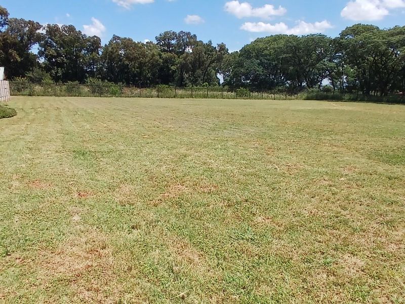 Property for Sale with two independent 3-bedroom Houses in Strydfontein Pretoria Gauteng - Photo 8