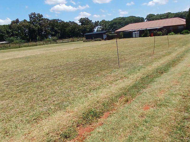 Property for Sale with two independent 3-bedroom Houses in Strydfontein Pretoria Gauteng - Photo 7