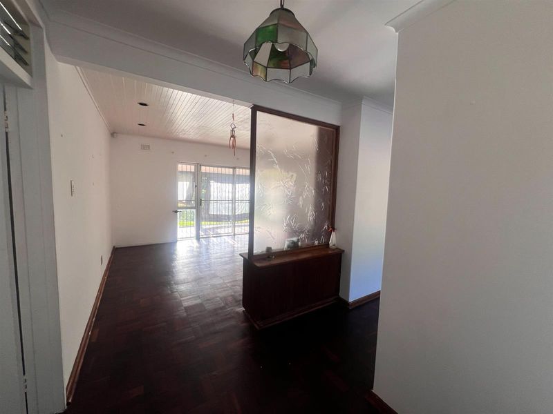 3 Bedroom House To Rent in Berea West, Durban, KwaZulu Natal - Photo 6