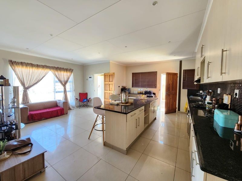 Modern Elegance in Crawford Estate: The Perfect Place to Start - Photo 4