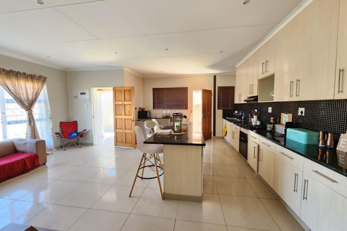 Modern Elegance in Crawford Estate: The Perfect Place to Start - Photo 2