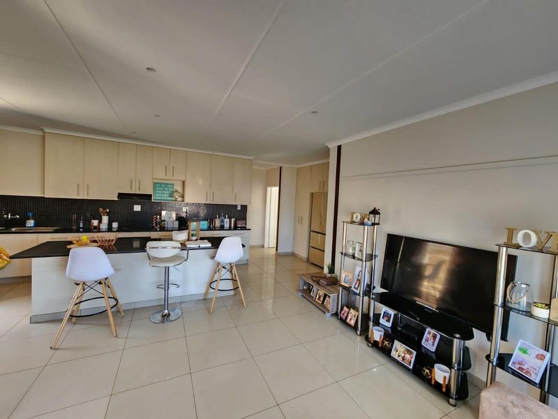 Modern Elegance in Crawford Estate: The Perfect Place to Start - Photo 3