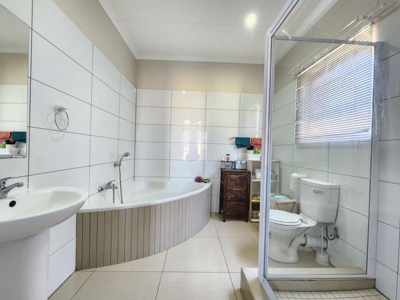 Modern Elegance in Crawford Estate: The Perfect Place to Start - Photo 5