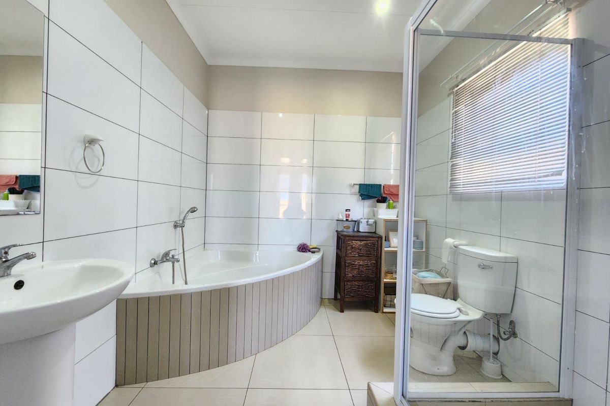 Modern Elegance in Crawford Estate: The Perfect Place to Start - Photo 5