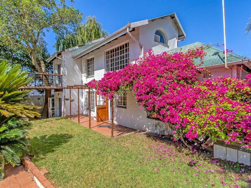 Multi-dwelling property with three dwellings, pool, games room and generator set within mature trees - Photo 5