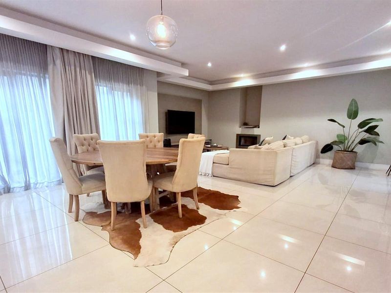 CONTEMPORARY LIVING IN THE HEART OF BEAUTIFUL BEDFORDVIEW - Photo 3