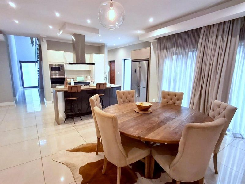 CONTEMPORARY LIVING IN THE HEART OF BEAUTIFUL BEDFORDVIEW - Photo 7