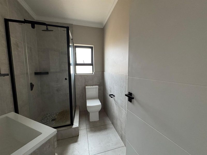 Elevated Living: Modern Luxury Meets Unmatched Lifestyle in a Security Complex at The Palms - Photo 8