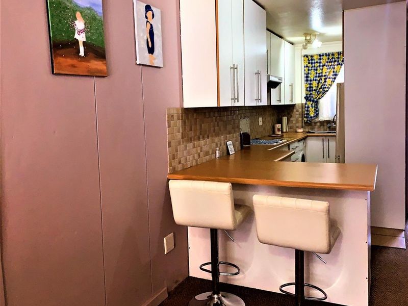 INVESTMENT UNIT - GOOD RETURN - WITH TENANT - Photo 9