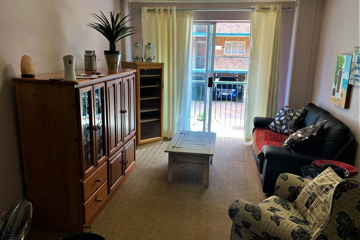 INVESTMENT UNIT - GOOD RETURN - WITH TENANT - Photo 3
