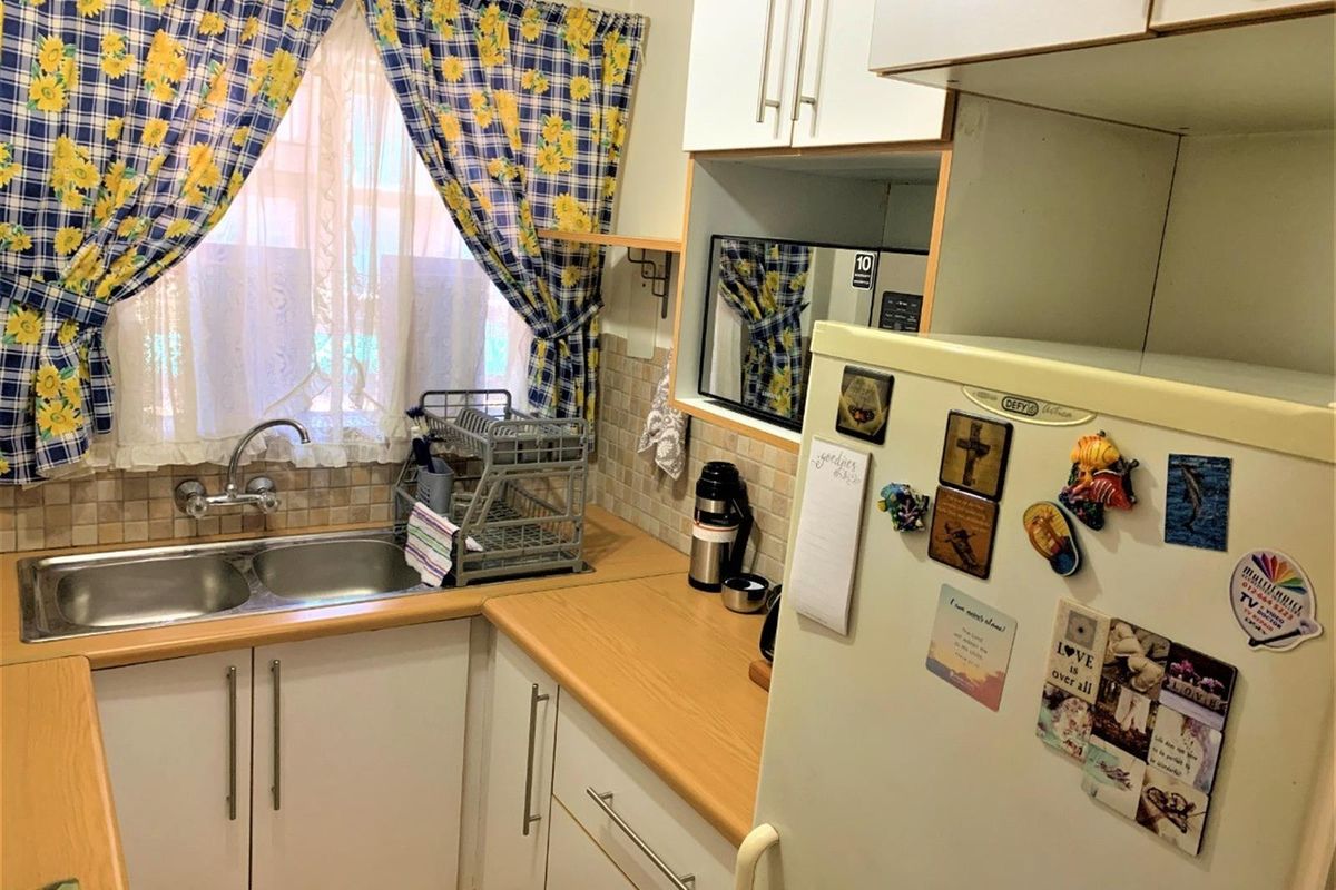INVESTMENT UNIT - GOOD RETURN - WITH TENANT - Photo 2
