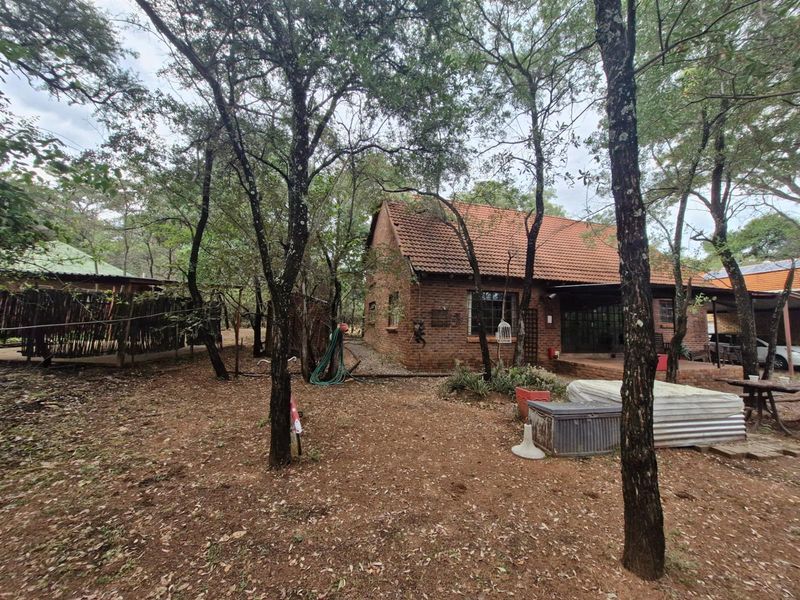 Fully Furnished 4-Bedroom Home with Greenbelt View - Photo 9