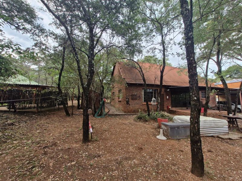 Fully Furnished 4-Bedroom Home with Greenbelt View - Photo 8