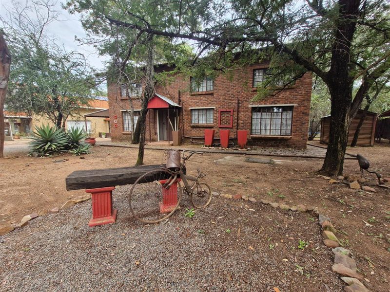 Fully Furnished 4-Bedroom Home with Greenbelt View - Photo 6