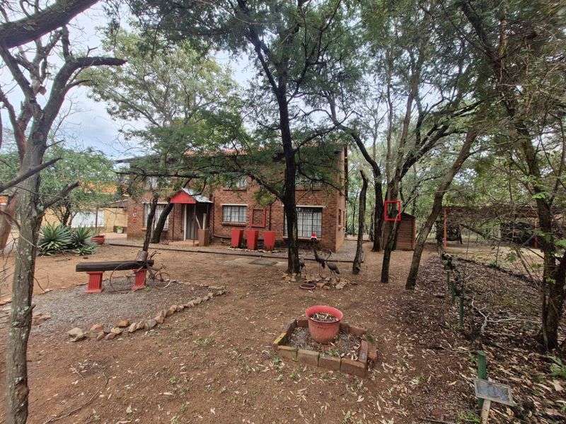 Fully Furnished 4-Bedroom Home with Greenbelt View - Photo 3