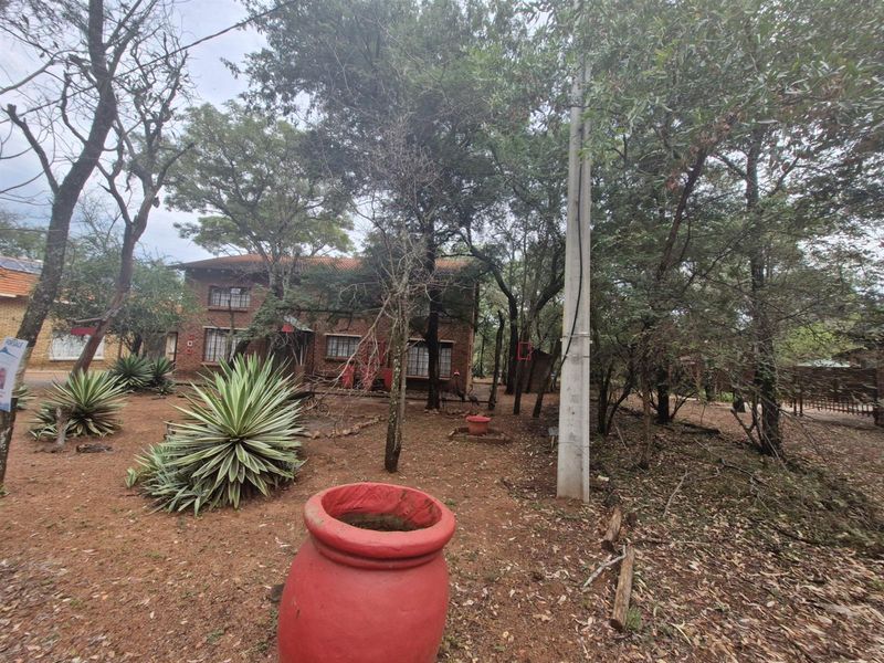 Fully Furnished 4-Bedroom Home with Greenbelt View - Photo 5