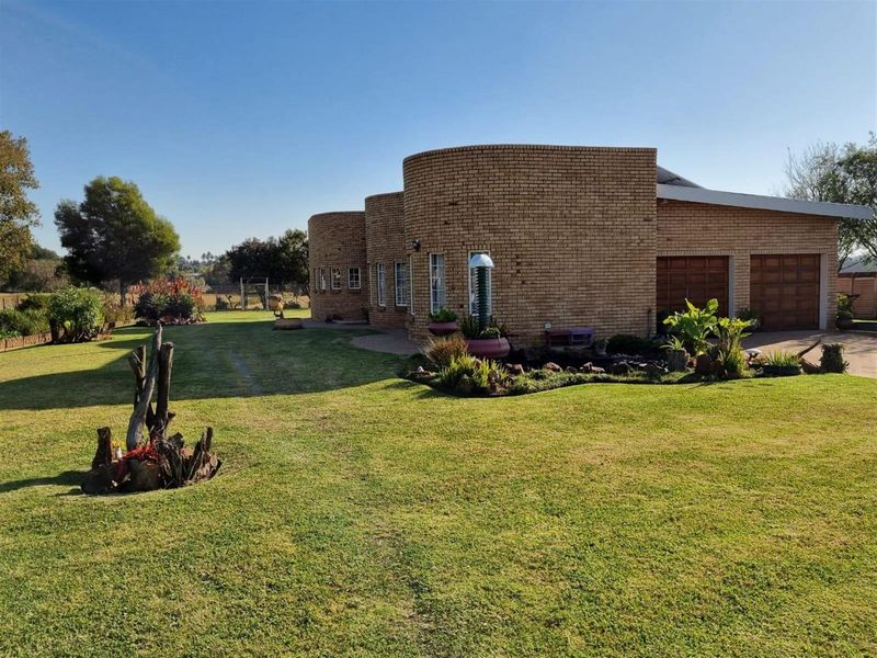 Farm For Sale in Norton Home Estate, Benoni - Photo 3