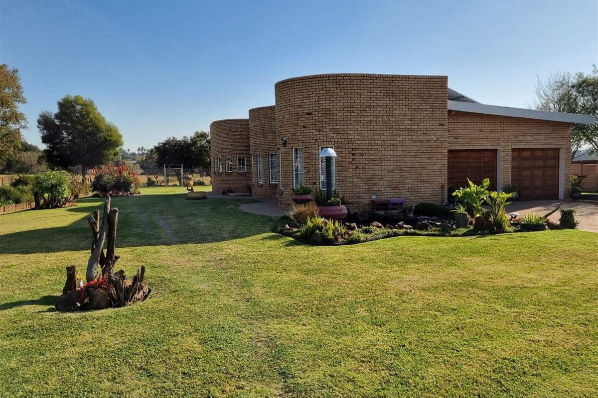 Farm For Sale in Norton Home Estate, Benoni - Photo 3