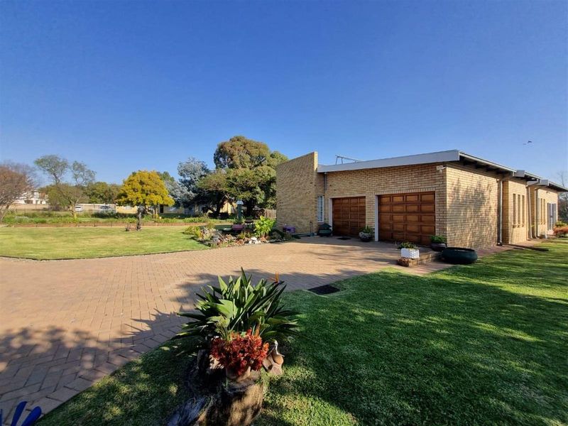 Farm For Sale in Norton Home Estate, Benoni - Photo 5