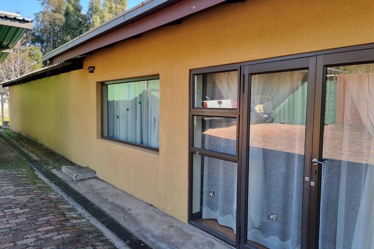 Farm For Sale in Norton Home Estate, Benoni - Photo 2